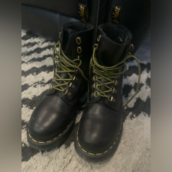 ✨✨Dr Martens Boots ✨✨ - Picture 5 of 5